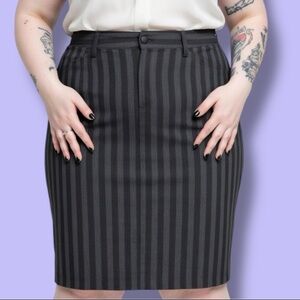 Ben Sherman 1999s Vintage Whimsy Striped Gray Pencil Skirt